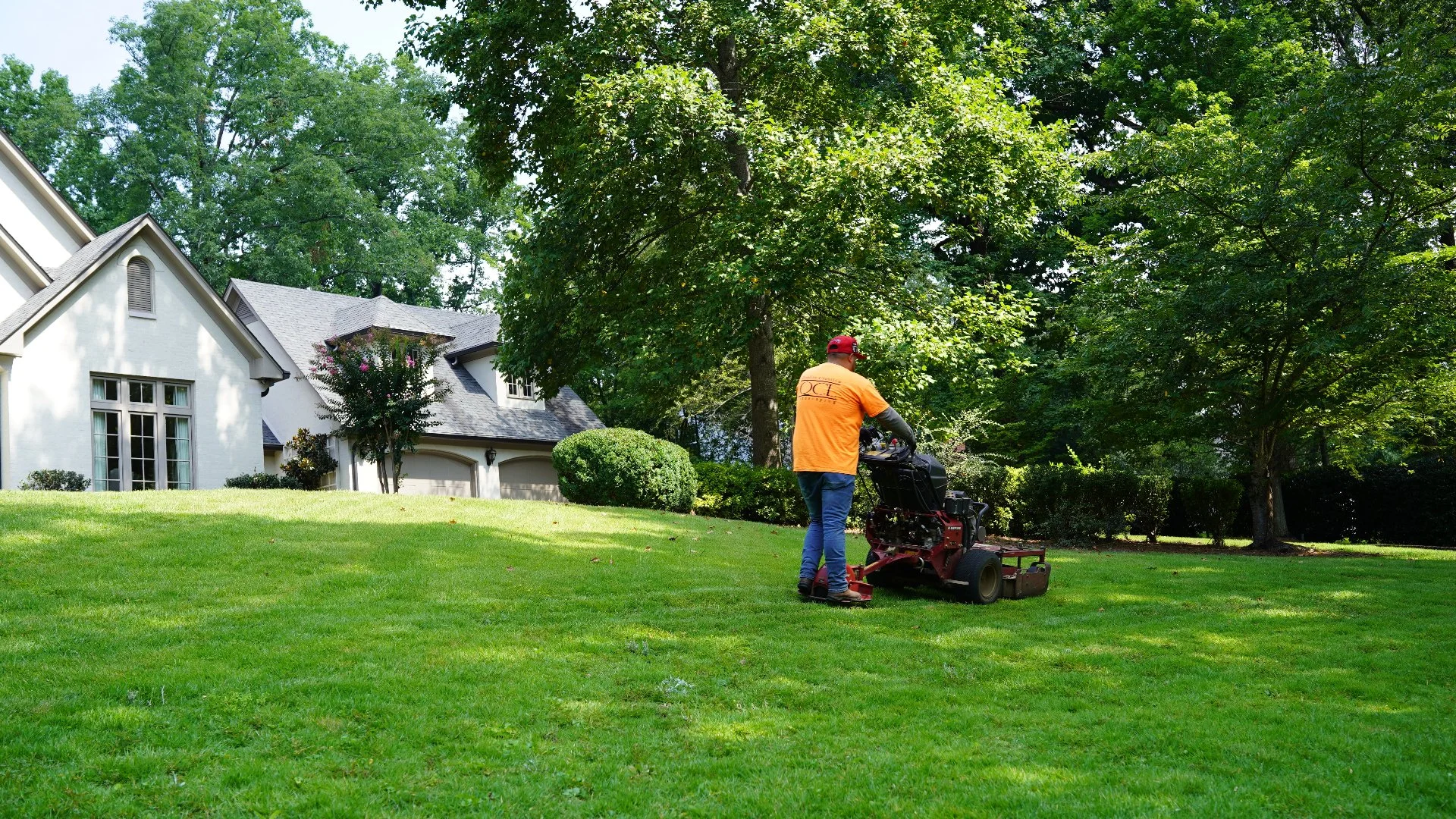 Don’t Hire a Company to Mow Your Lawn Unless They Do These 3 Things!
