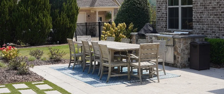 Outdoor kitchen in an outdoor living space in Mountain Brook, AL.